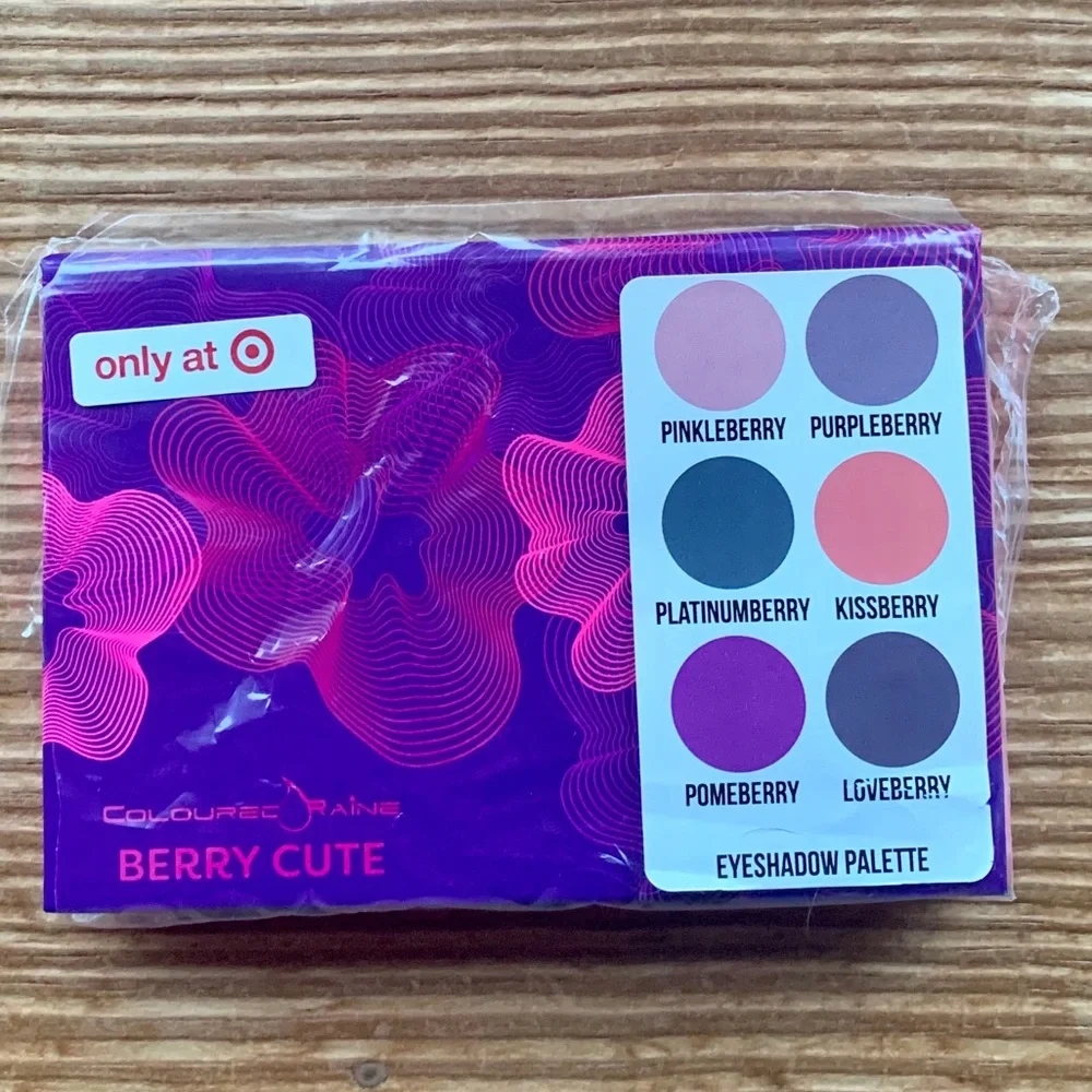 🎉HP🎉 New Berry Cute Coloured Raine Eyeshadow Palette